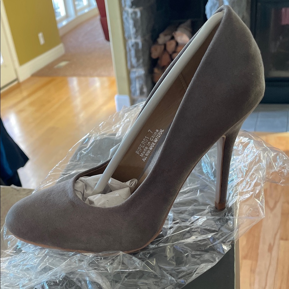 NWT Riverberry Suede Stiletto Heels - Picture 3 of 16